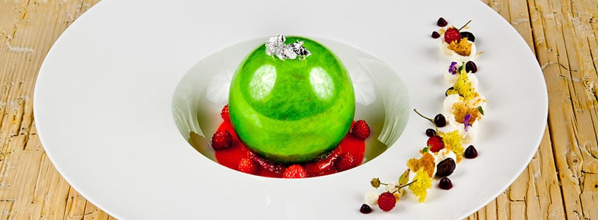 3._pierre-lingelser-Zuckerperle-Kir-Imperial-Waldmeister-Champagner-Schnee-Walderdbeersorbet-Rhabarberkompott