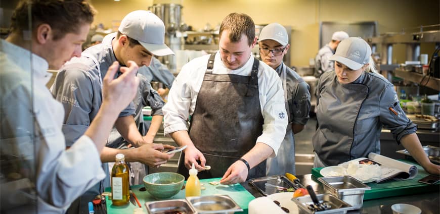 RP219_Hangar7_Nick_Bril_Kitchen4_Slider