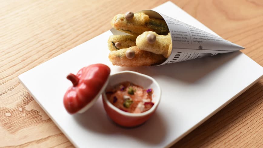 Tempura_of_fresh_summer_anchovies_Slider