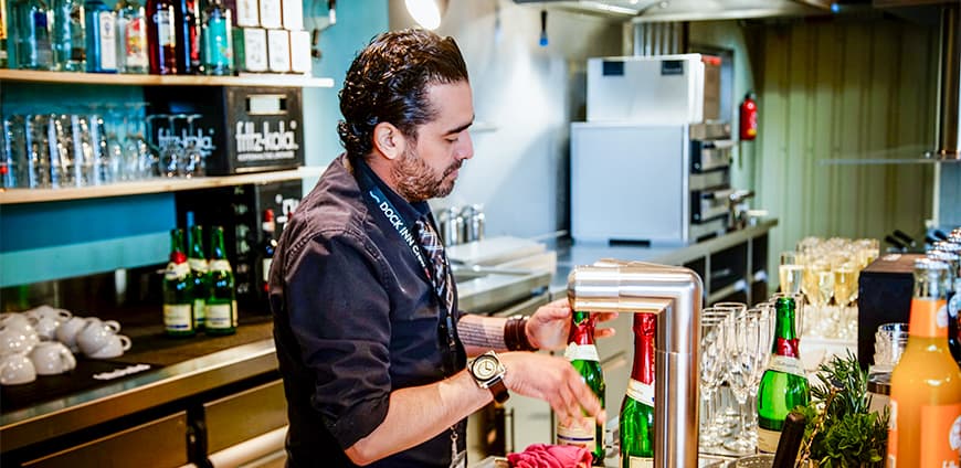 rp206-dock-inn-01-slider