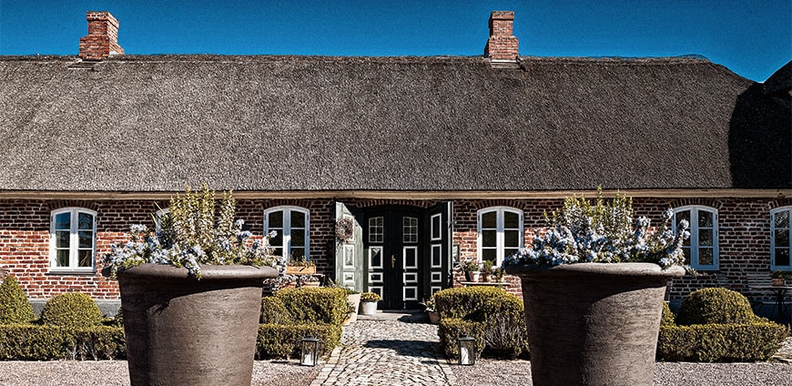 RP237-hangar-slider6