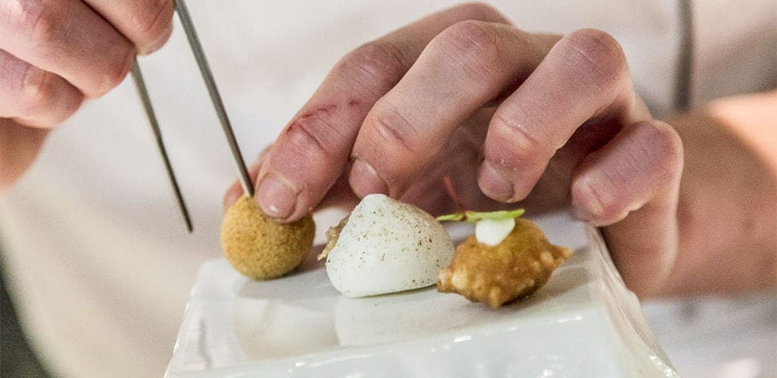 rp236-hangar7-slider7