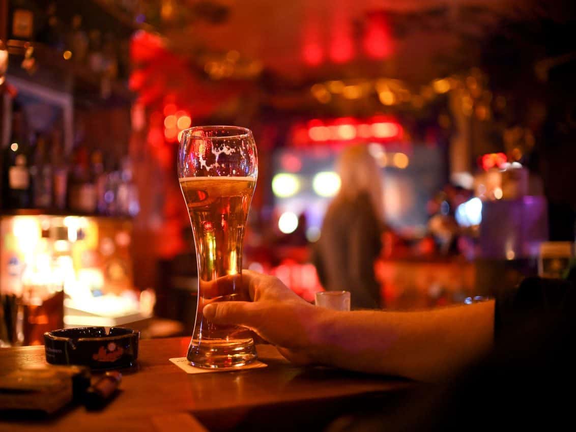 1583532609-corona-party-mainz-polizei-feiert-gaststaette-ohne-abstand-mundschutz-zr-17Z1HAh5kde9-1132x849