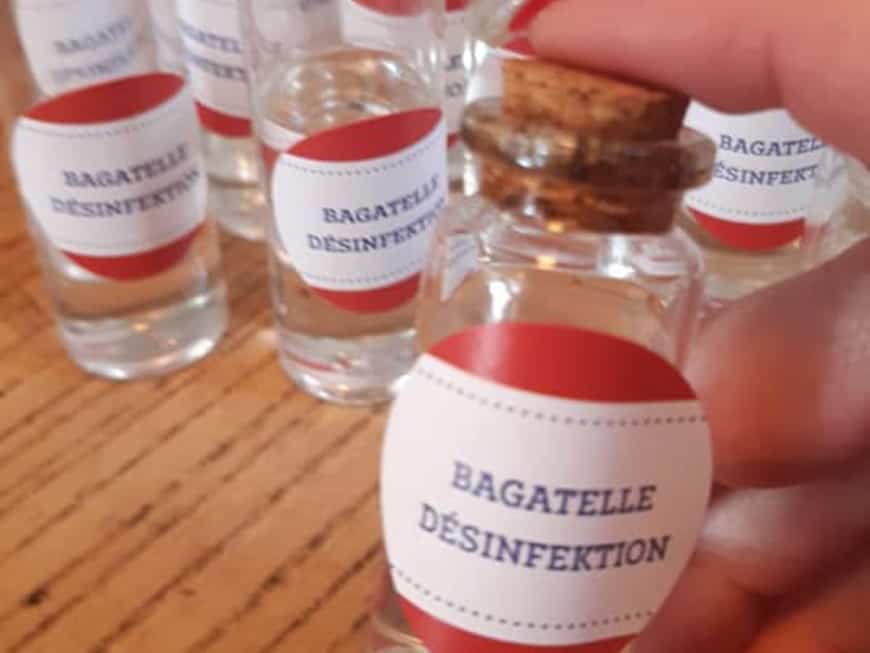 desinfektionsmittel-fläschchen