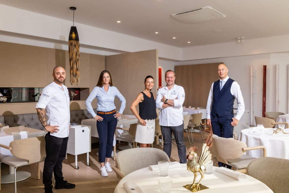 gr-hubert-wallner-mit-frau-kerstin-sommelier-andreas-katona-restaurantleiterin-daniela-zuzek-und-kuchenchef-oliver-drug-1132x755
