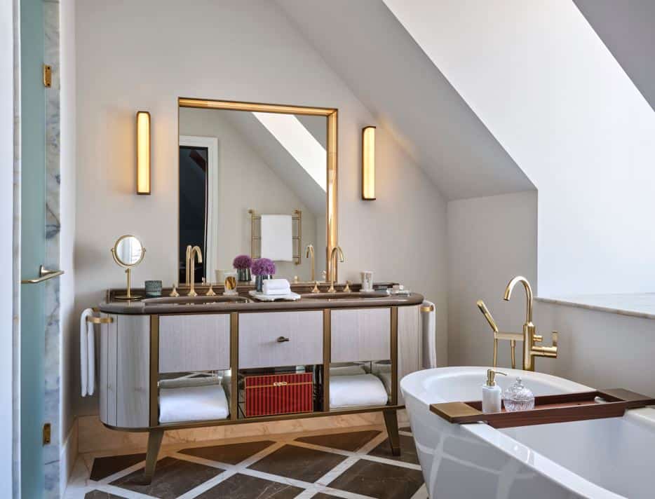 rosewoodMansardPremierRoom