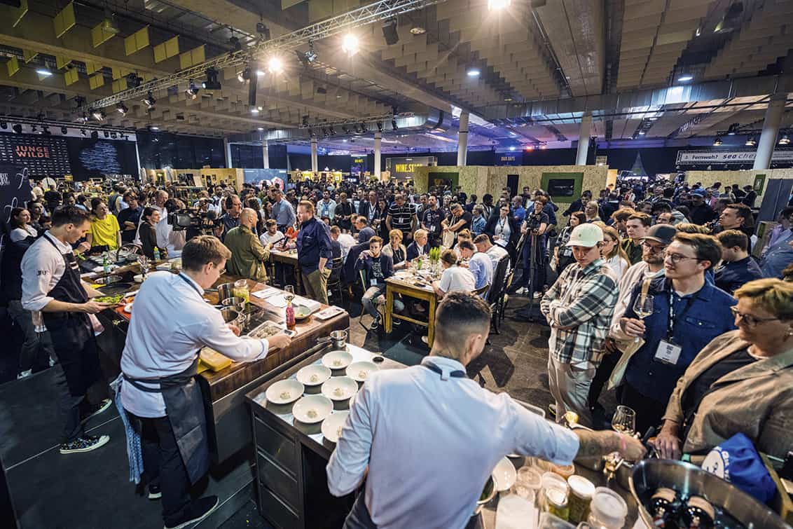 ROLLING PIN.CONVENTION