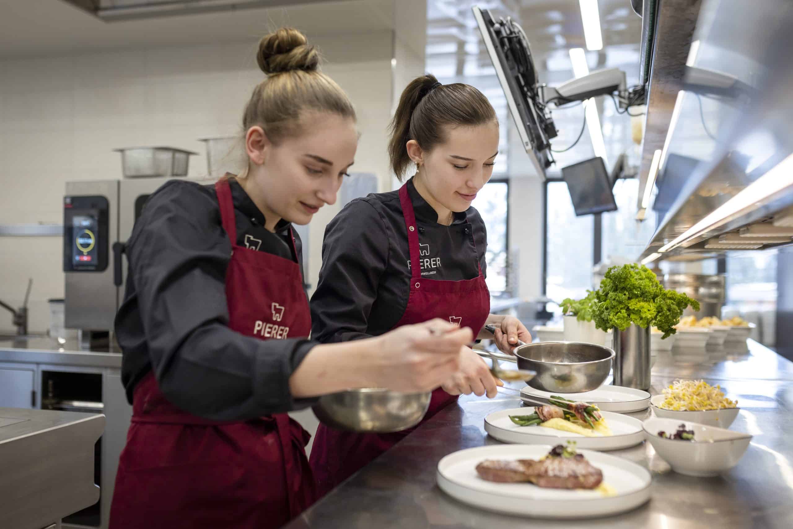 Alminarium-Team-c-Almwellness-Hotel-Pierer-Harald-Eisenberger-scaled