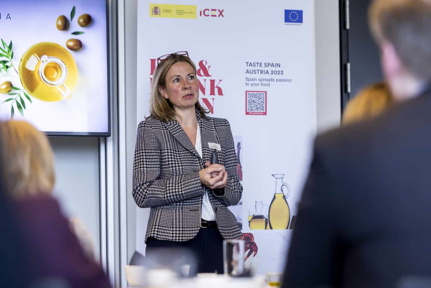 Olivenölsommelière-und-sensorikerin-Katia-Zentner-