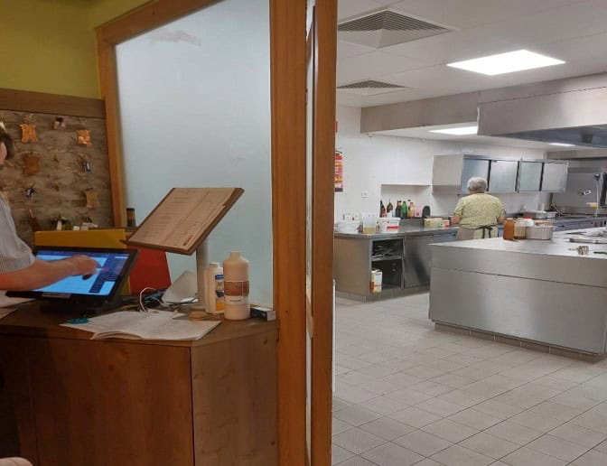 Breitenfelderhof-Gasthaus-Kasse-und-Kueche-2