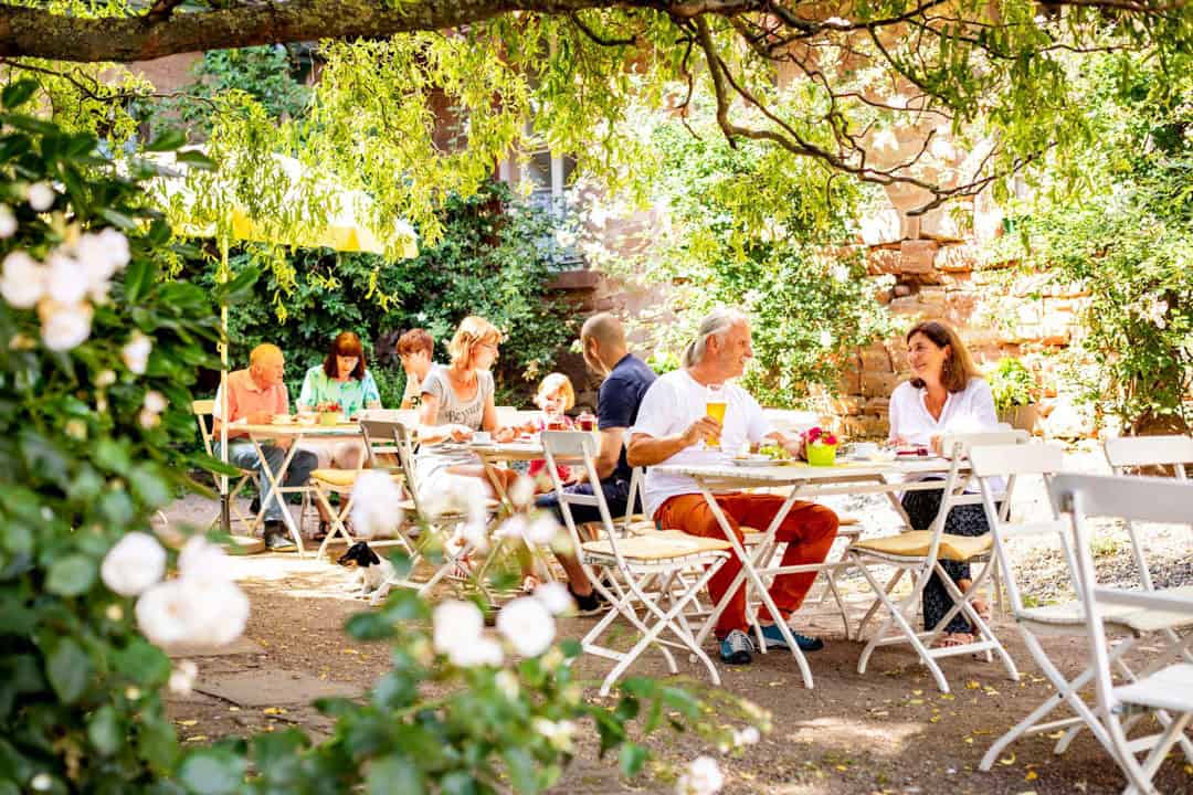 vBismarck_4784_Biergarten_kleiner