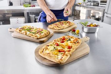 DMK_Milram_FS_102025_Pinsa_GoudaMozzarellaMix_002_snackconnection-356x237