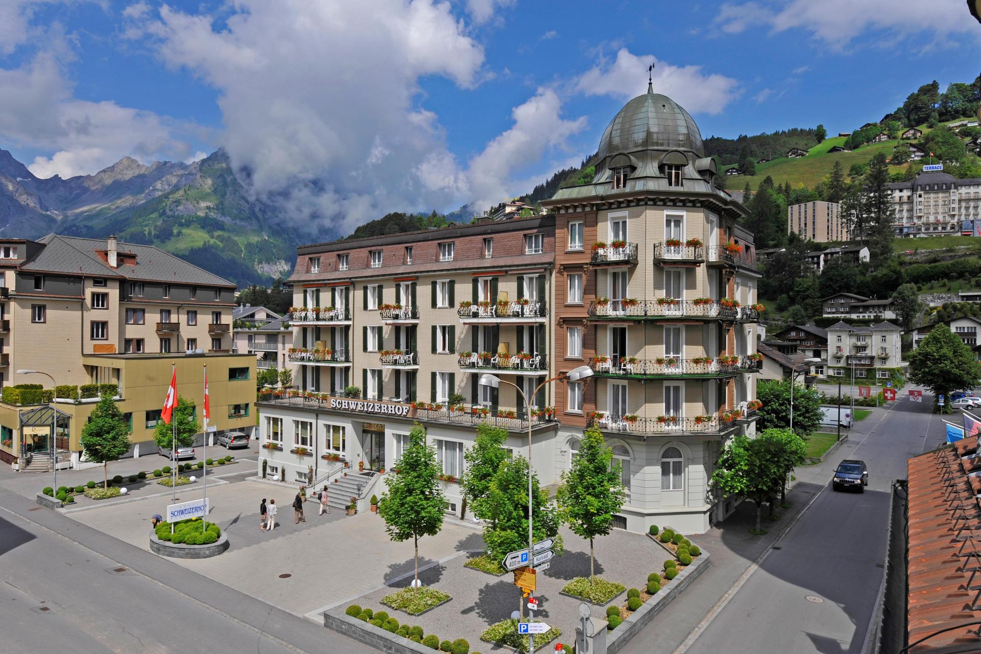 Servicemitarbeiterin bei Hotel Schweizerhof in Engelberg ...