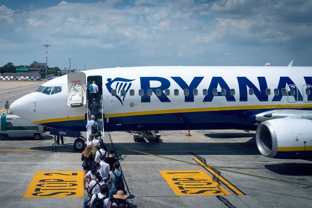 Ryan-Air-Boarding