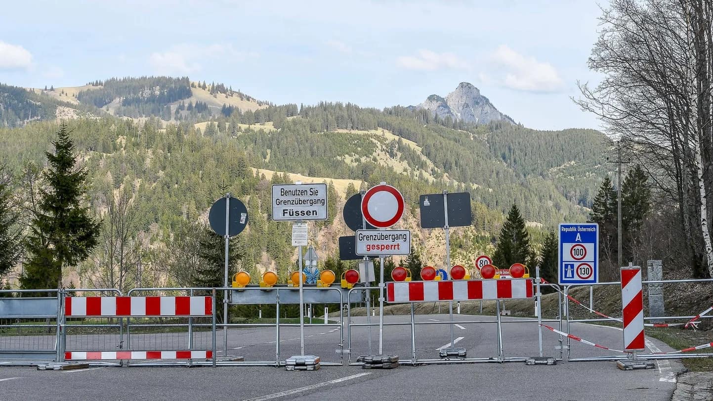 Grenze zwischen Deutschland und Österreich ab 15. Juni offen Rolling Pin