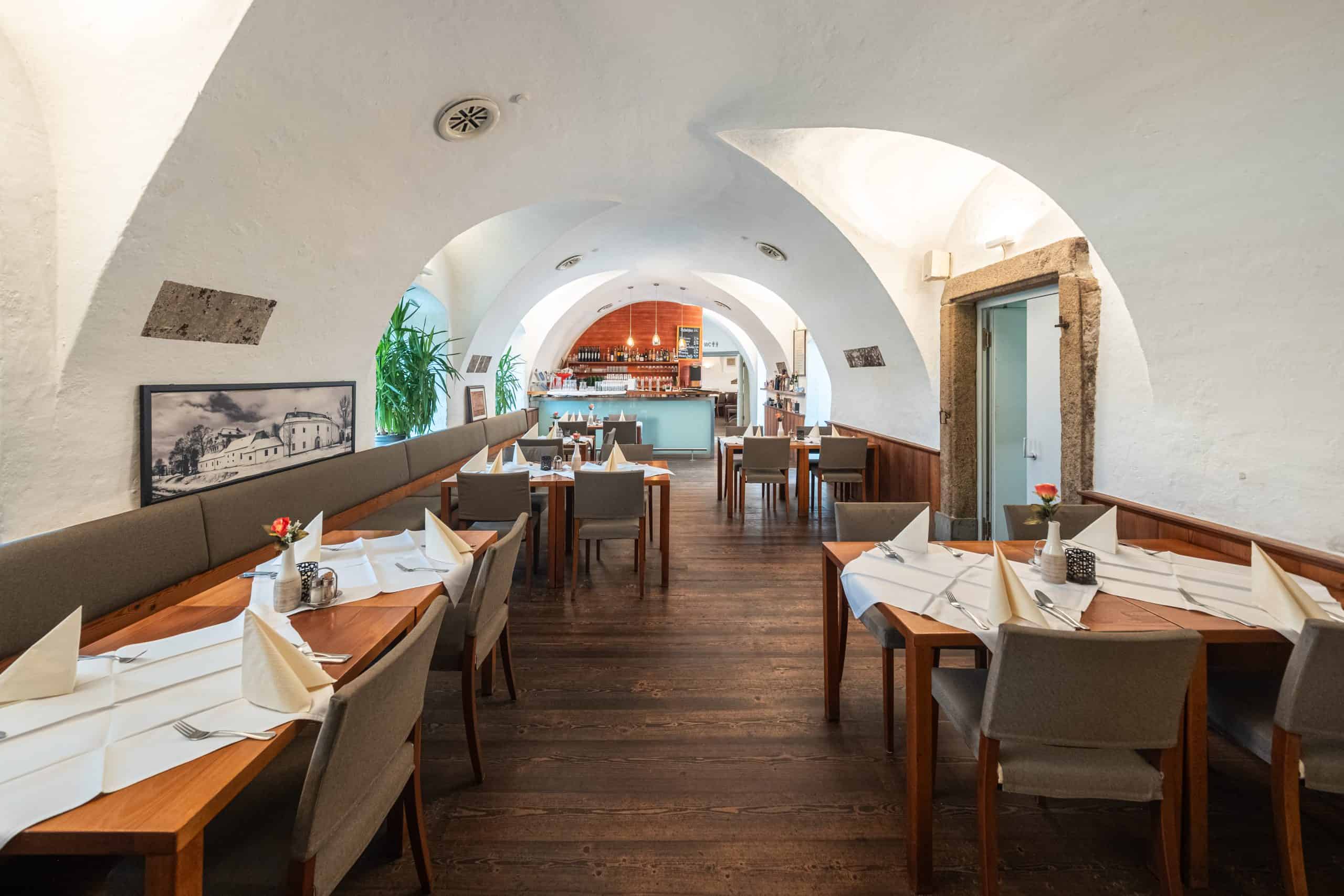 Schloss_Restaurant_Traun-6_Credit-Jochen-Lorenz-scaled