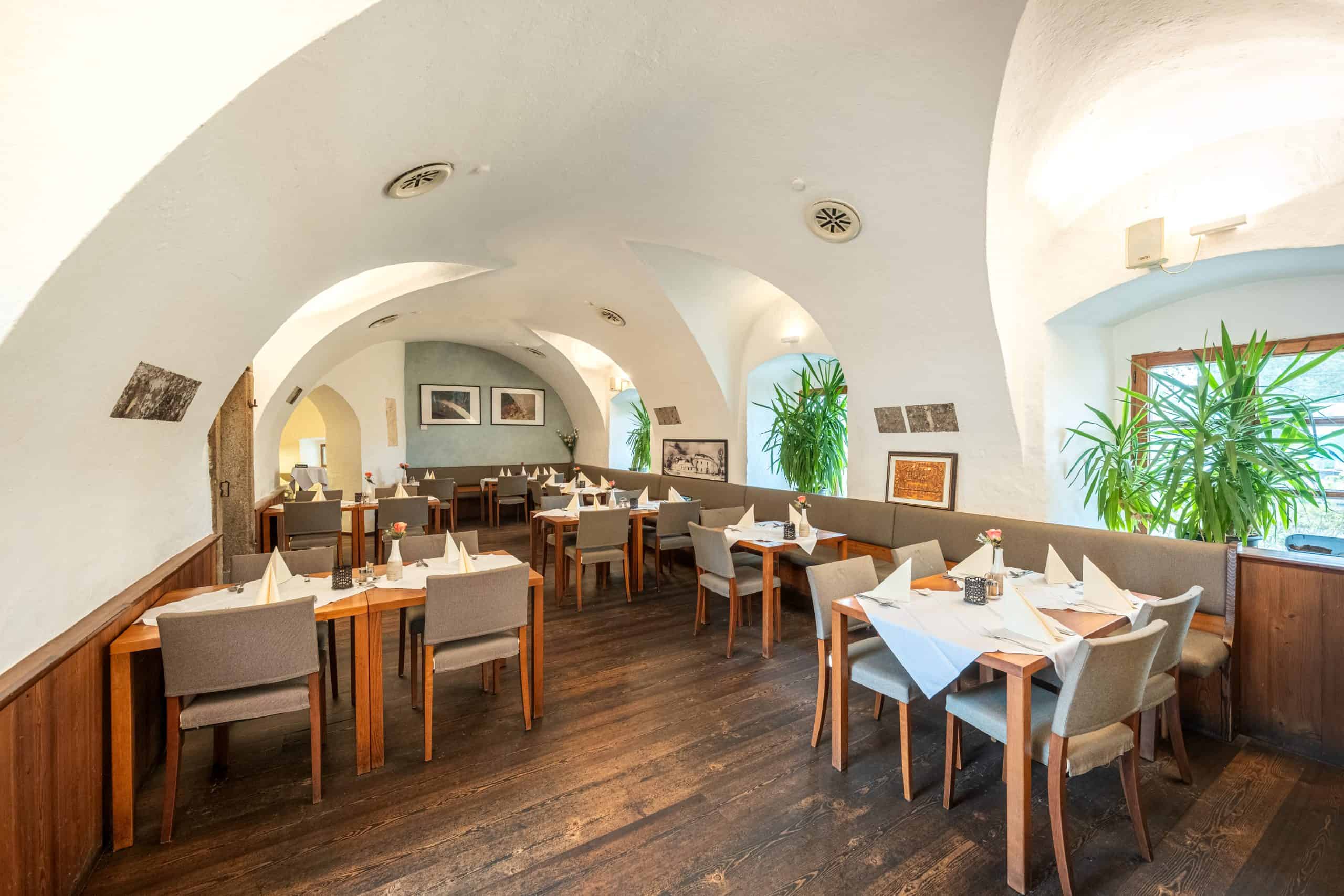 Schloss_Restaurant_Traun_Credit-Jochen-Lorenz-scaled