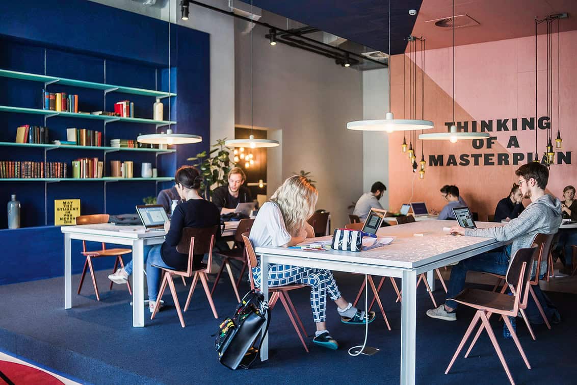 rp289-hip-social-hub-3